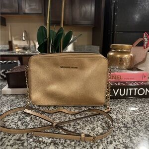 Michael Kors crossbody purse